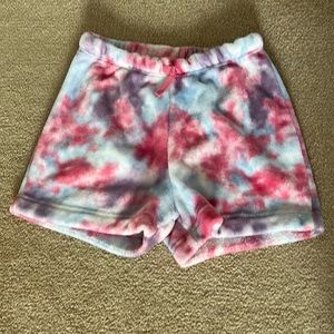 Tucker plus Tate tie dye cozy sweat shorts